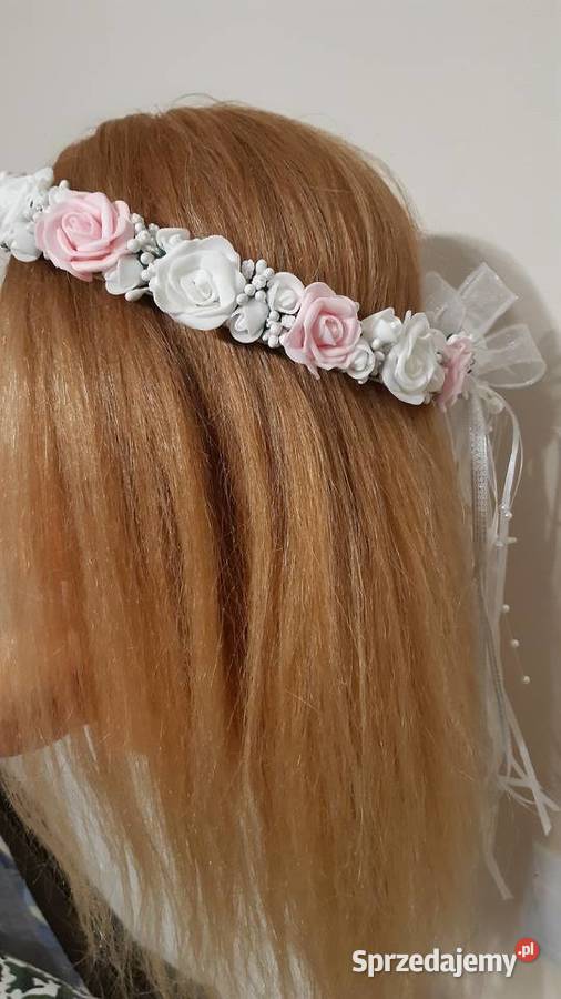 Wianek komunijny bialo jasnorozowy mazowieckie Borów