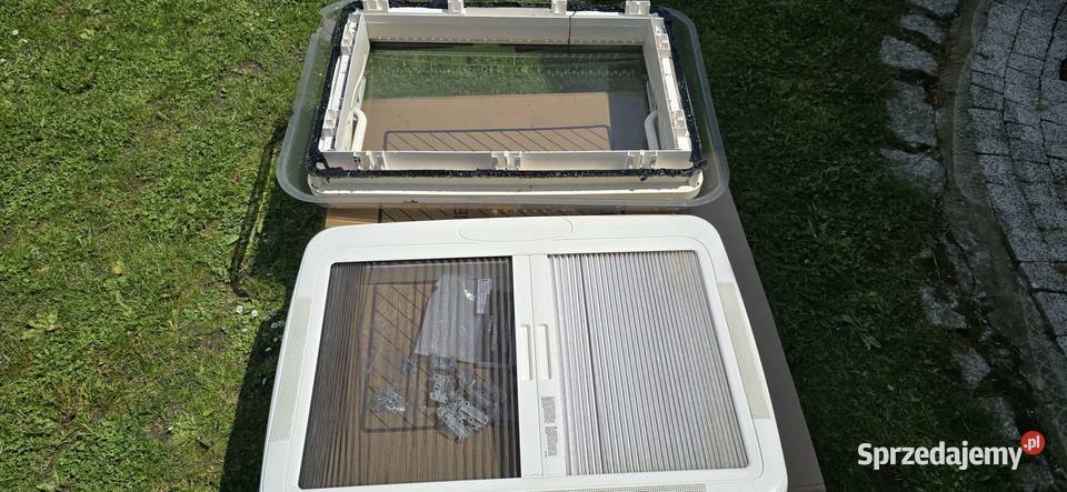 Okno dachowe do przyczepy kempingowej 700 x 500 sprzedam