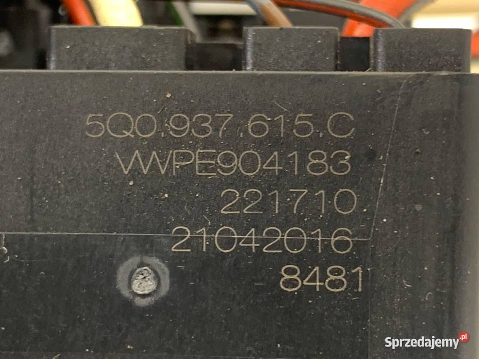 SKRZYNKA BEZPIECZNIKÓW VW PASSAT B8 5Q0937615C sprzedam