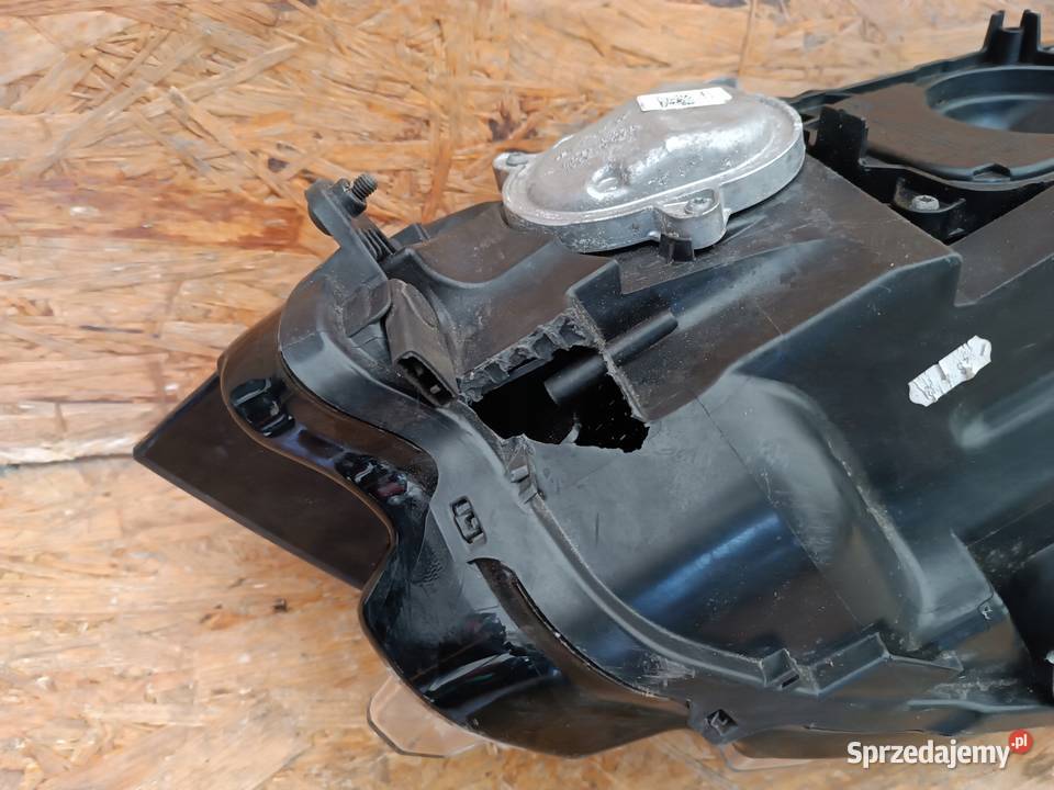 LAMPA REFLEKTOR PRAWY PRZÓD EU 5G2941752D VW Części samochodowe Nowy Tomyśl