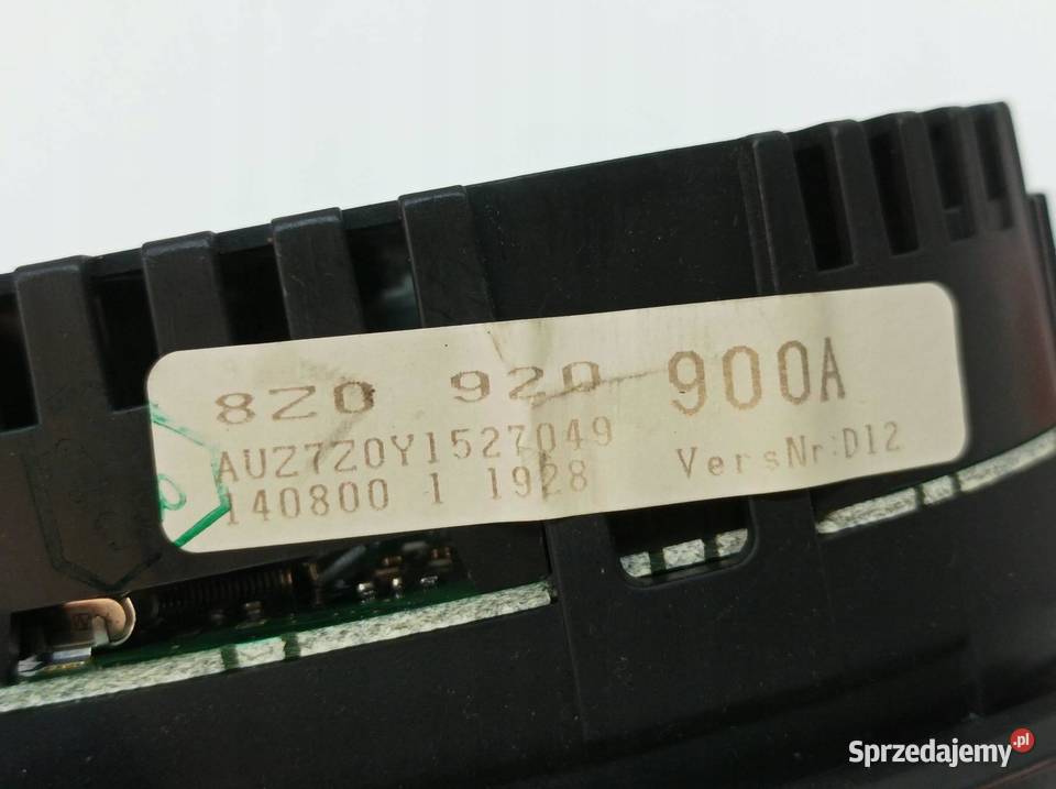 LICZNIK 8Z0920900A 14 B 74 Audi A2 I 19992005 A2 Rok produkcji 2000