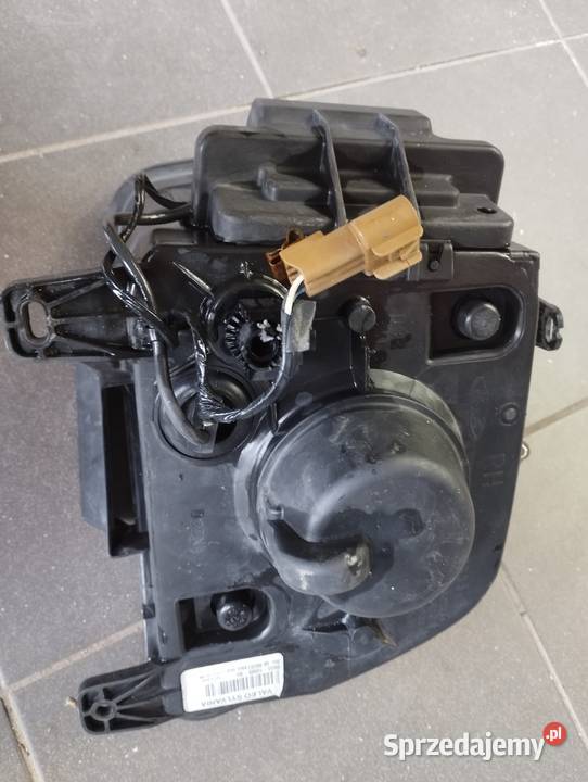 Lampa Xenon Mustang Bullitt 2007 2008 osobowe Krasnystaw