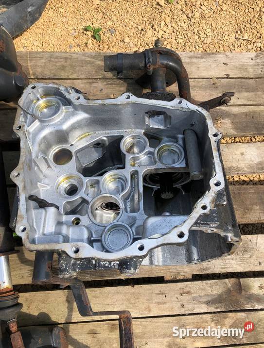 Pół oś obudowa mostu Iseki TXG 23 śląskie sprzedam