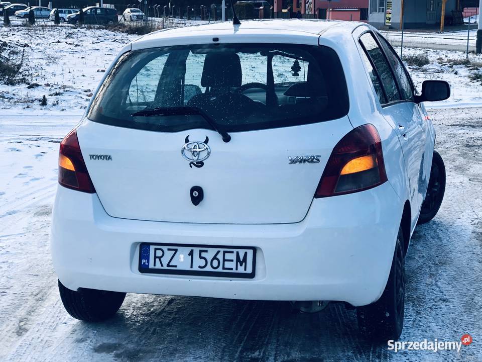 Toyota Yaris II 10VVTi 69 Biały akrylowy Przeworsk sprzedam