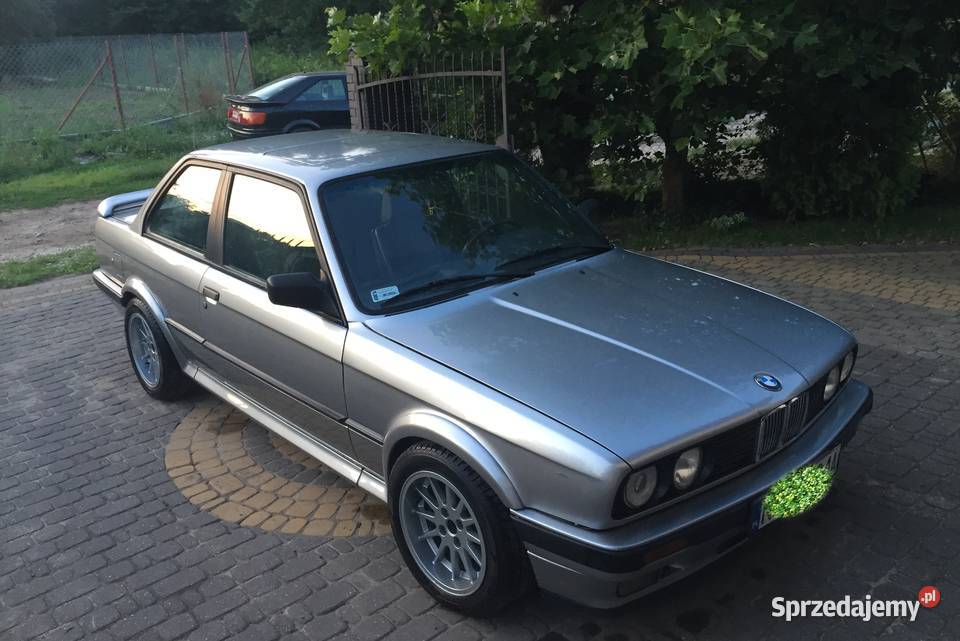 325iX coupe remoncie blacharskim zabytek Warszawa