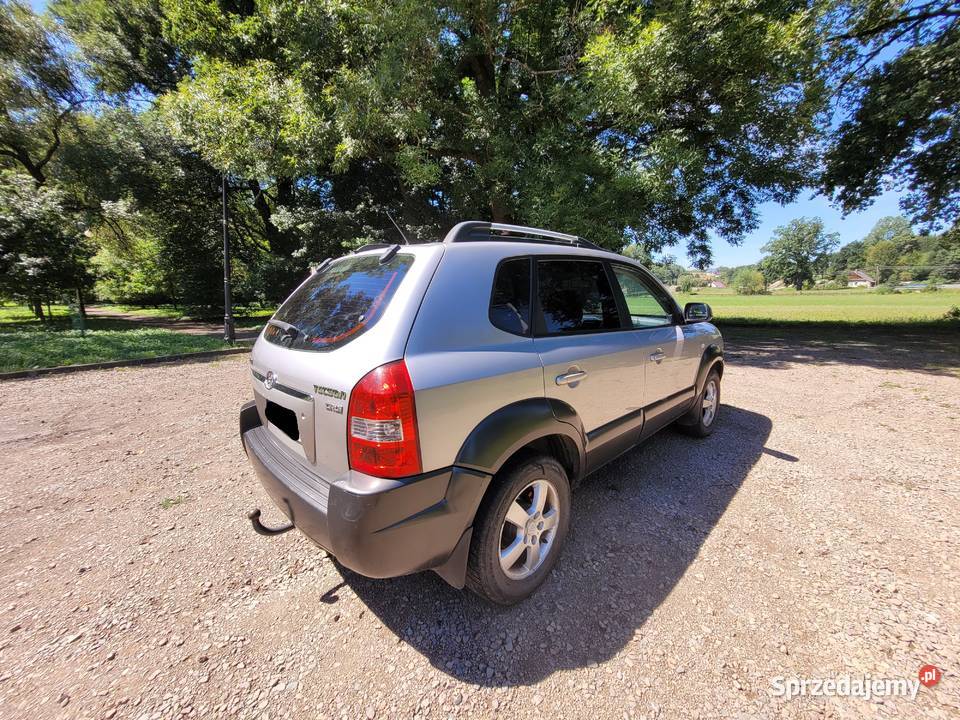 Hyundai Tucson 20 CRDi Rok produkcji 2004 Blizne