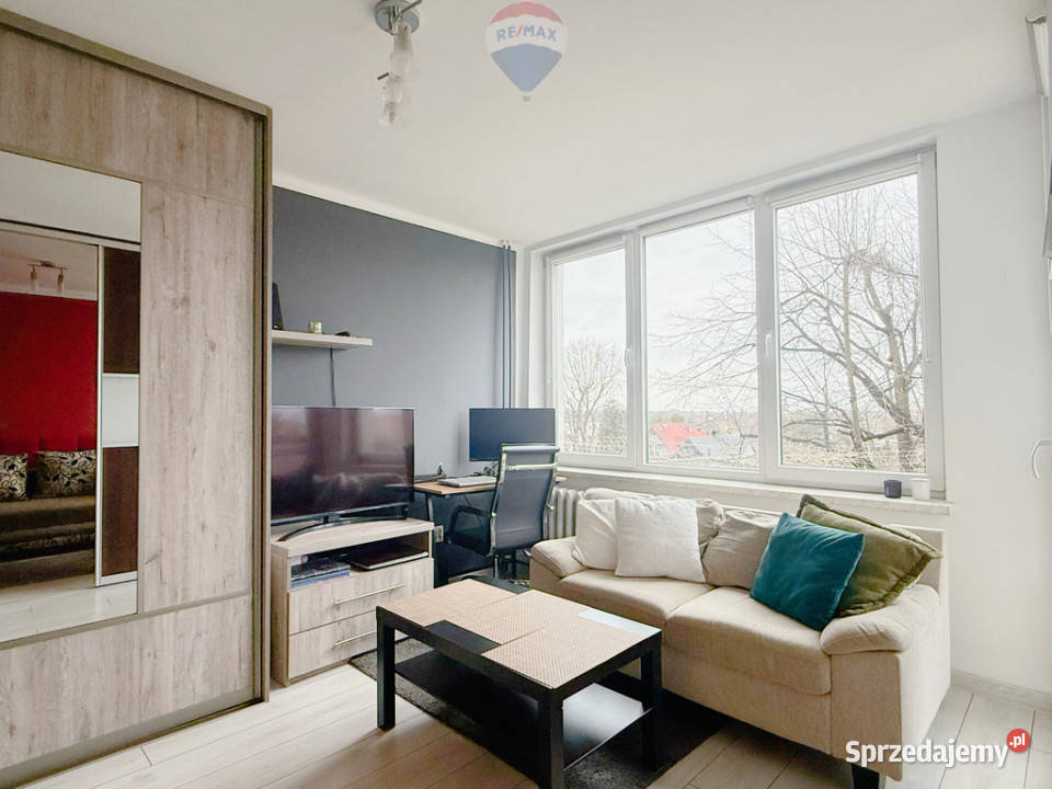 Kawalerka z oddzielną sypialnią i balkonem Liczba pokoi 2 śląskie