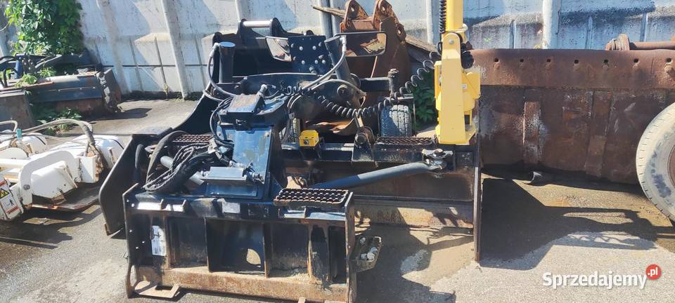 Ładowarka o sterowaniu burtowym CAT 289D z nie Piaseczno
