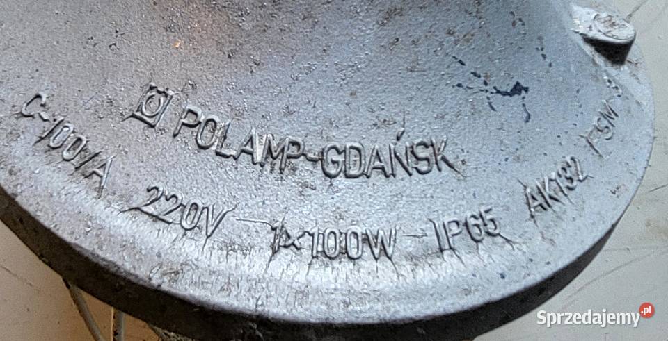 Lampa industrialna C100A Polam Gdańsk z czasów Włodawa