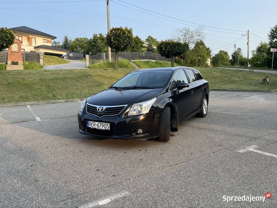 TOYOTA AVENSIS Piękna Bogate wyposażenie nieuszkodzony sprzedam