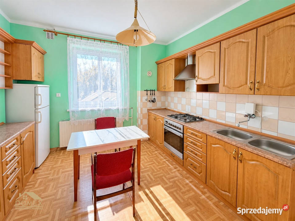 sprzedaży domu wolnostojącego 160m2 Bażanowice 1 piętro sprzedam