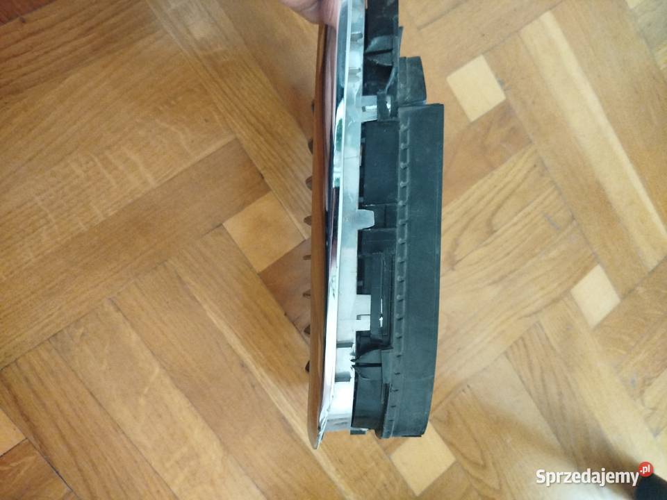 ATRAPA GRILL NERKA PRAWA BMW 1 E81 E82 E87 E88