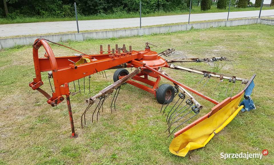 Zgrabiarka do siana karuzelowa Claas Fella Deutz nieuszkodzony Zgrabiarki i przetrząsacze Dąbrowa Tarnowska