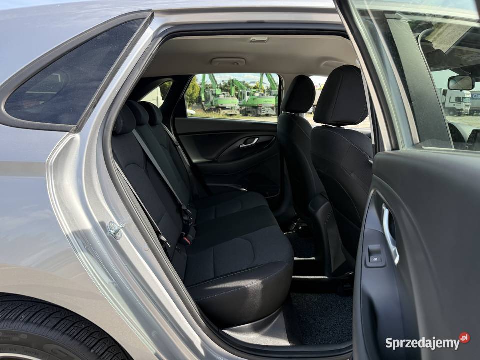 Hyundai i30 15 BENZYNA Klimatronik Nawigacja poduszka powietrzna Konin