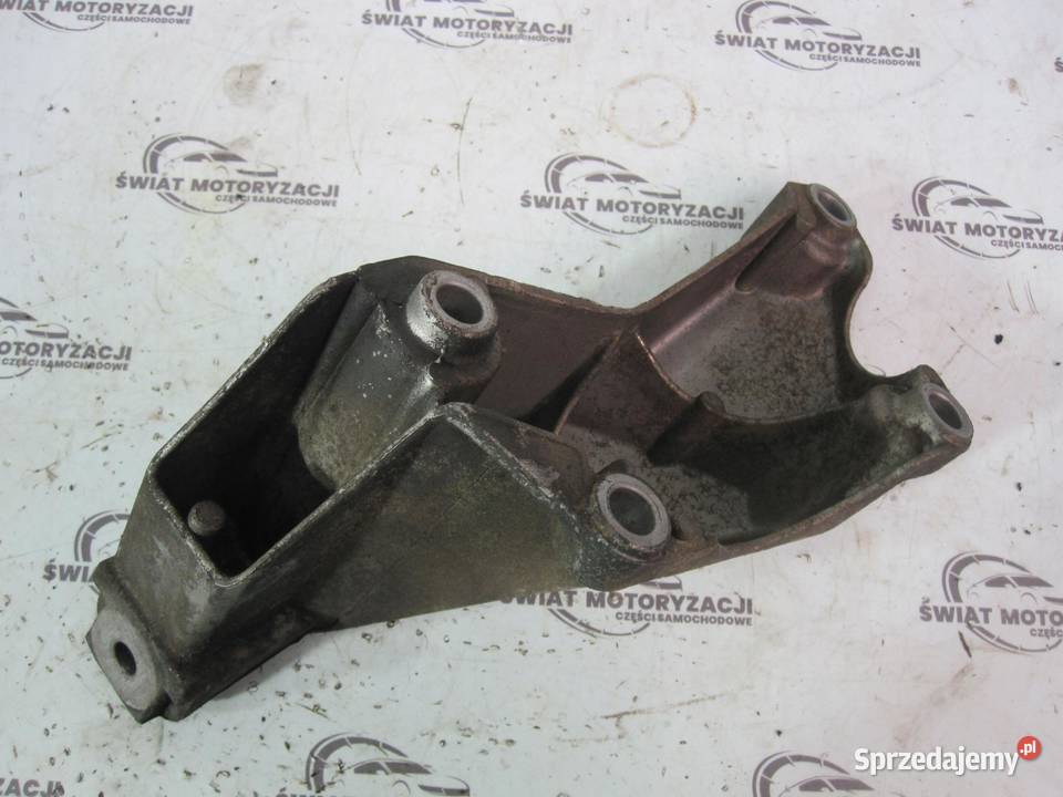 AUDI A4 20B ALT 05r 166 łapa silnika 8E0199307A