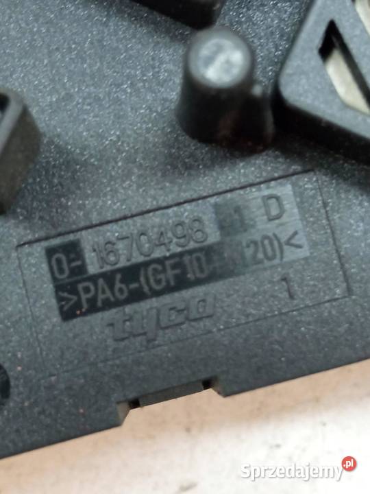 SKRZYNKA BEZPIECZNIKÓW 1670498 20 D 183 Bmw osobowe sprzedam