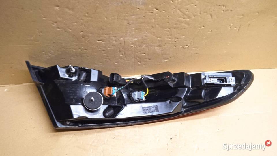 JAGUAR XF XFR LAMPA TYŁ PRAWA Zbierkowo