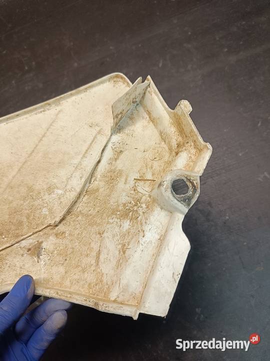 Owiewka osłona plastik boczek tył lewy części małopolskie Gołaczewy