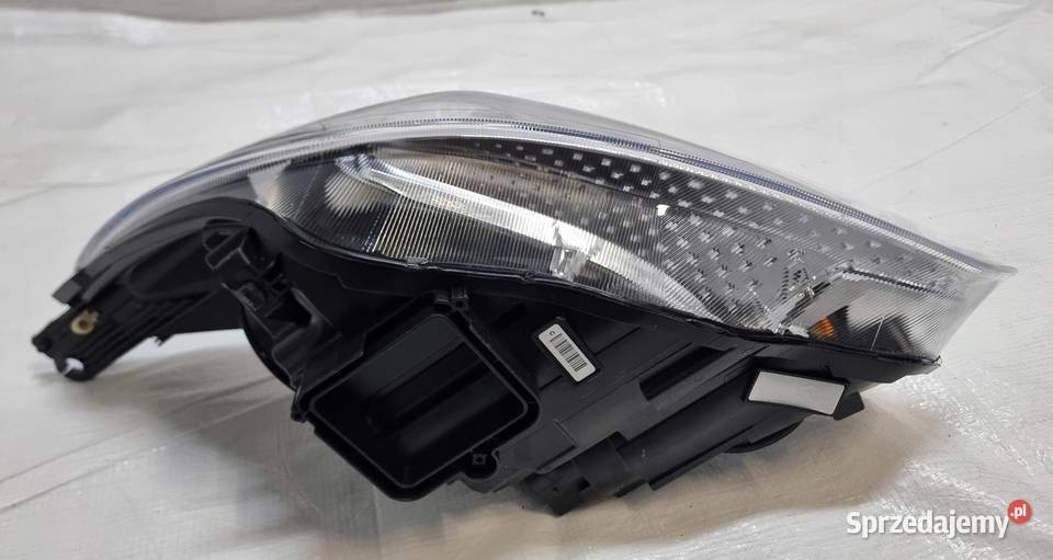 FORD FOCUS MK3 LIFT LAMPA PRAWY PRZÓD NOWA