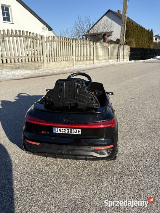 Auto na akumulator Audi SQ8 elektryczne nowe Grabownica