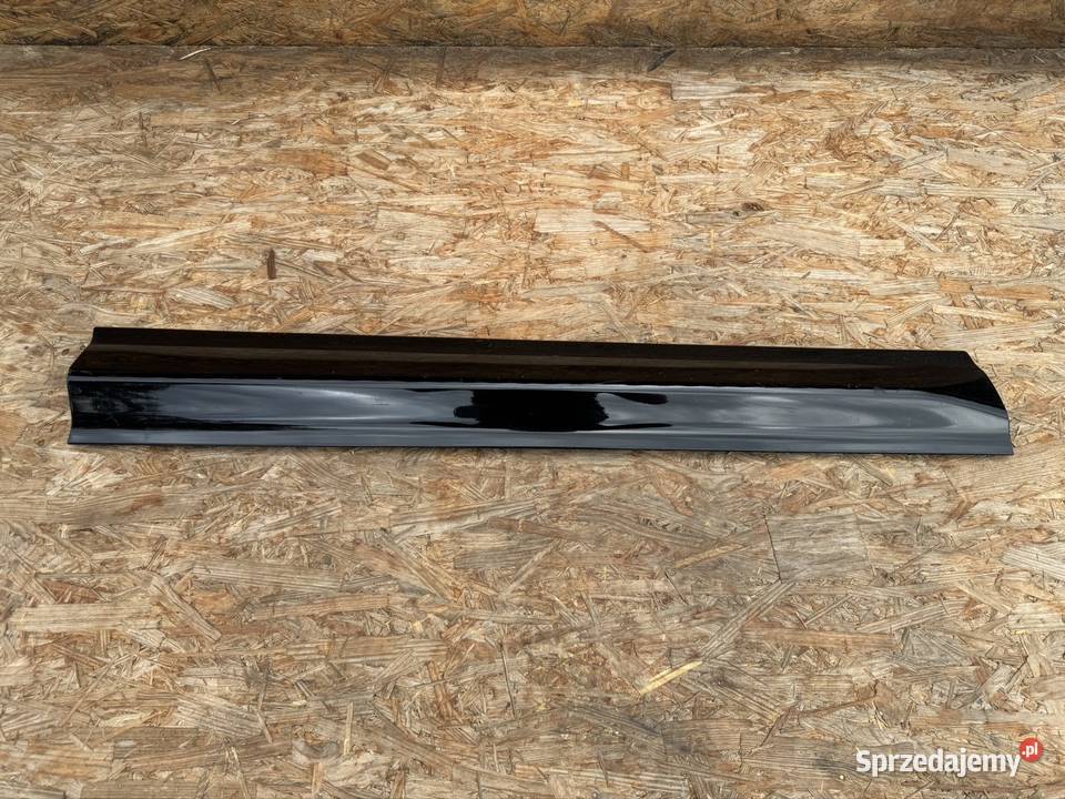 Listwa drzwi przód lewa LH Volvo xc60 II 2 17 Rok produkcji 2021 Międzychód sprzedam