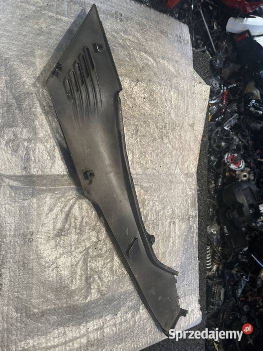 8687 YAMAHA FZ700 FZ750 Bok Osłona Prawa Owiewka Poznań sprzedam