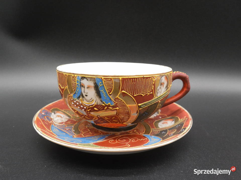 Japońska filiżanka ze spodkiem w stylu Satsuma Raszków