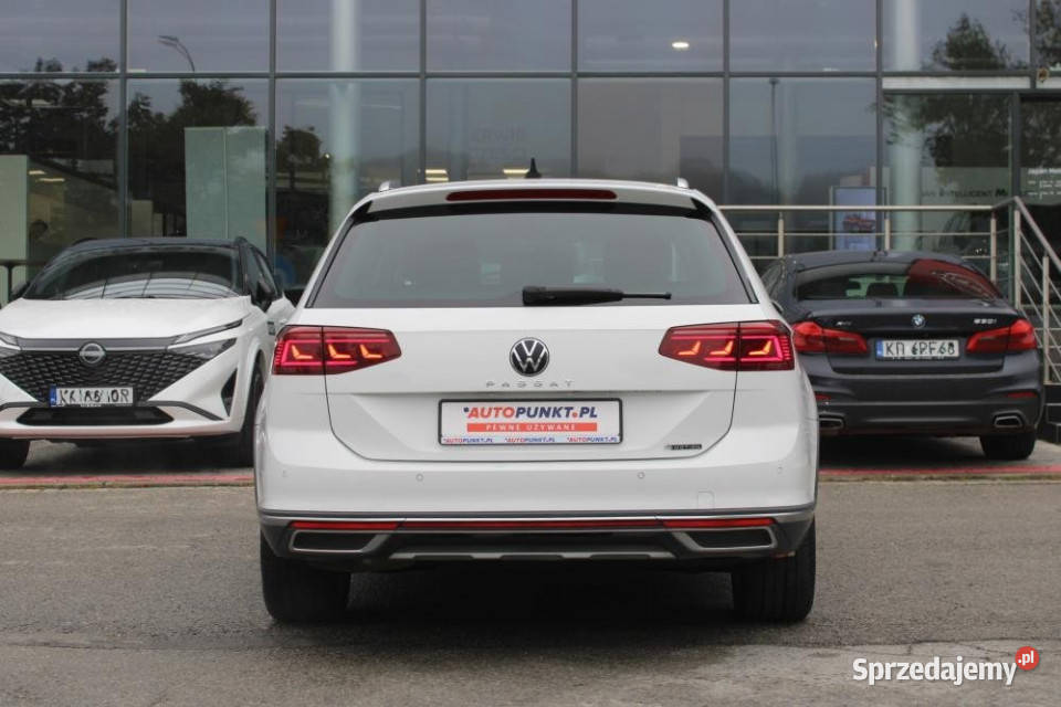 Volkswagen Passat 2021r IQ Light Hak AAC małopolskie Kraków sprzedam