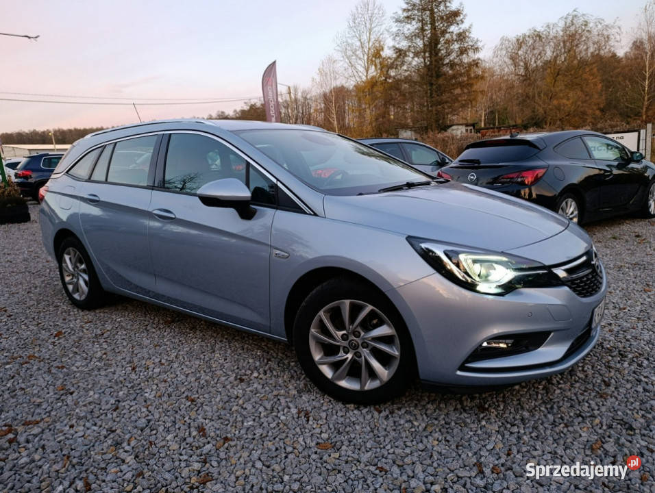Opel Astra Astra Sports Tourer Bezwypadkowa mały 4/5 małopolskie Dulowa sprzedam