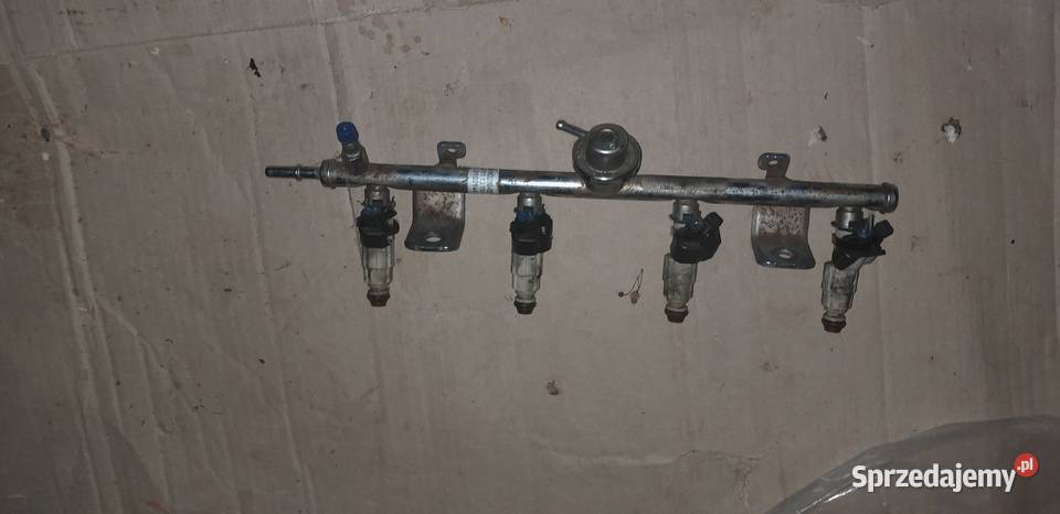 LISTWA WTRYSKOWA FORD MONDEO MK3 18 16V Łasin sprzedam