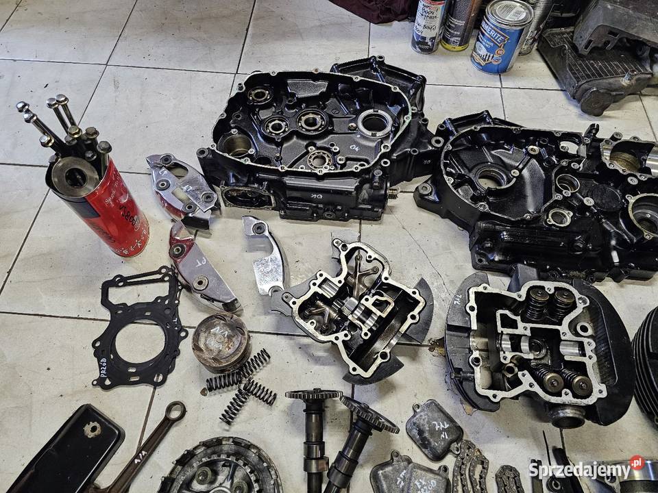 Suzuki VL 800 silnik części vl800 wałek kapa Silniki Jelenia Góra