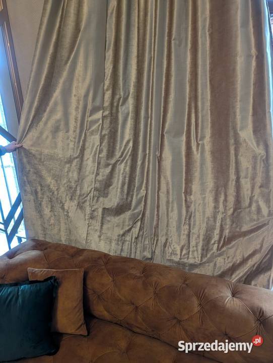 Używany komplet wyposażenia strefy recepcji i Skórzewo