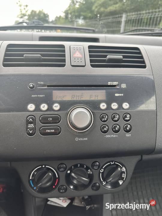 Suzuki Swift 13 4x4 LPG czarny Bydgoszcz sprzedam