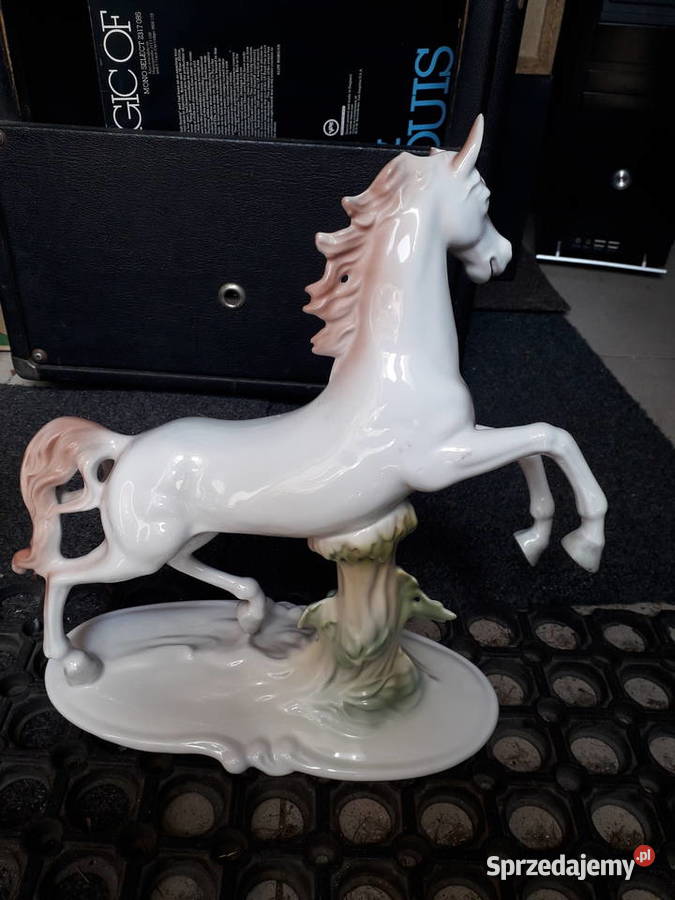 Figurka konia Arpo sygnowana mazowieckie