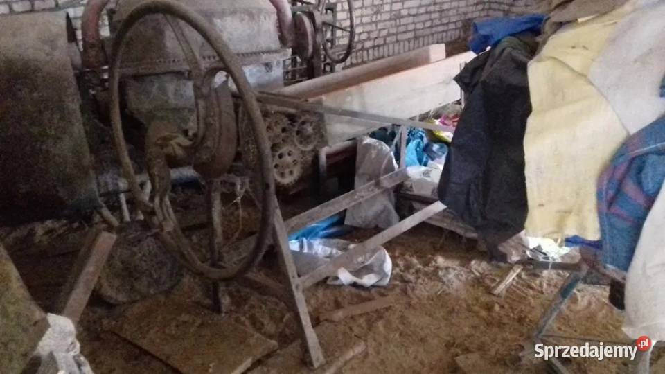 Maszyny konne i sieczkarnia ozdoby PRL zabytki Garwolin