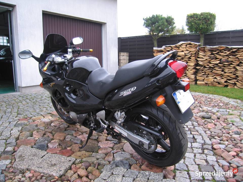 Suzuki GSX 750 F