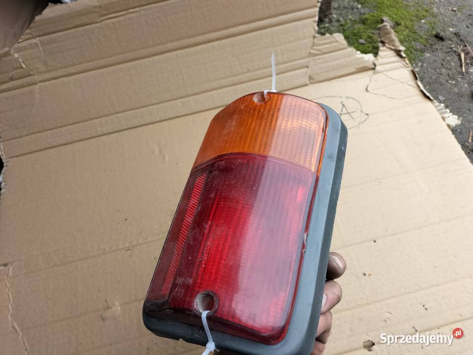 FIAT 126P 126 P ELEGANT MALUCH LAMPA TYŁ TYLNA osobowe Kamień-Kolonia