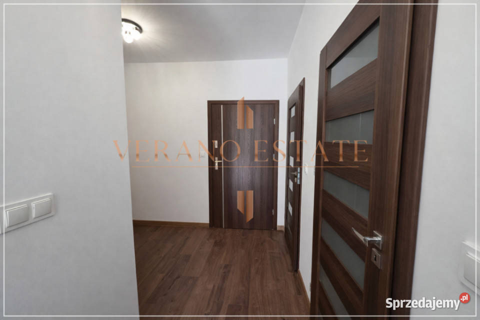 2 pokoje garaż niski czynsz 425 Liczba pokoi 2 Pass sprzedam