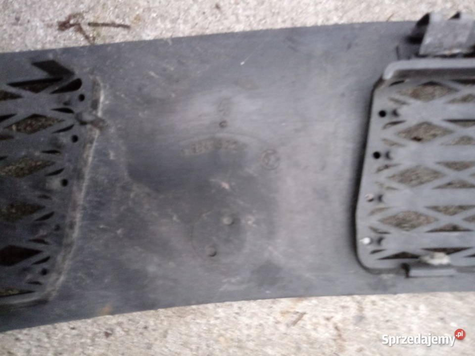 BMW E30 podszybie kratka prawa lewa 1904571 Pozostałe Rzeszów