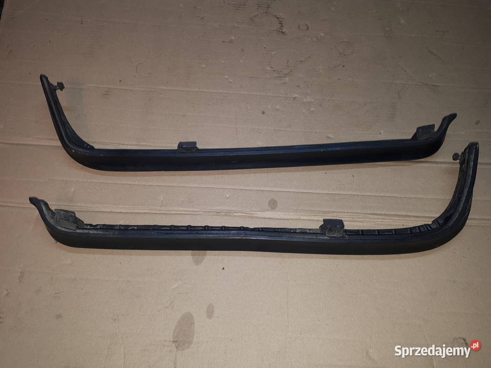 Listwa pod lampę tył Mercedes W123 LP