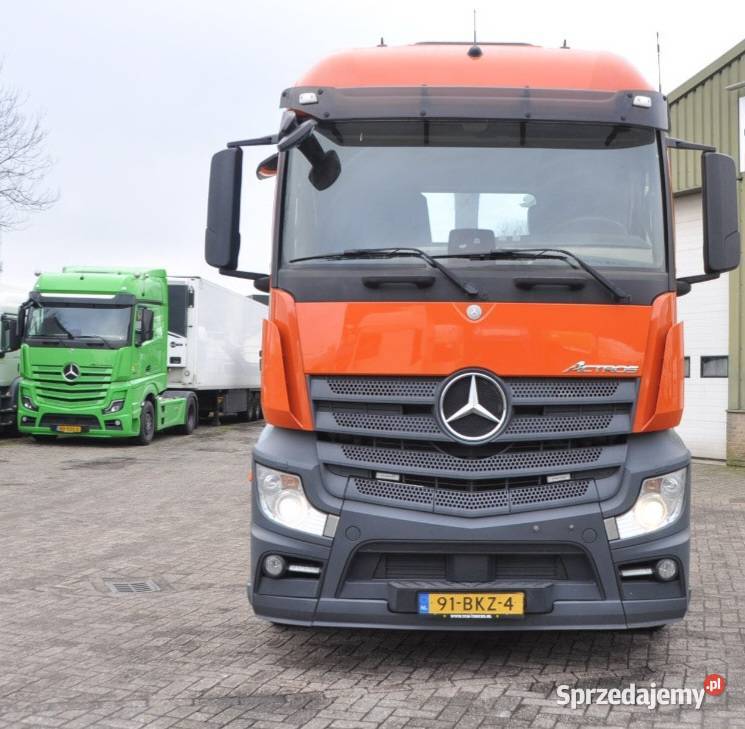 Hakowiec Mercedes Actros 2548 Warszawa