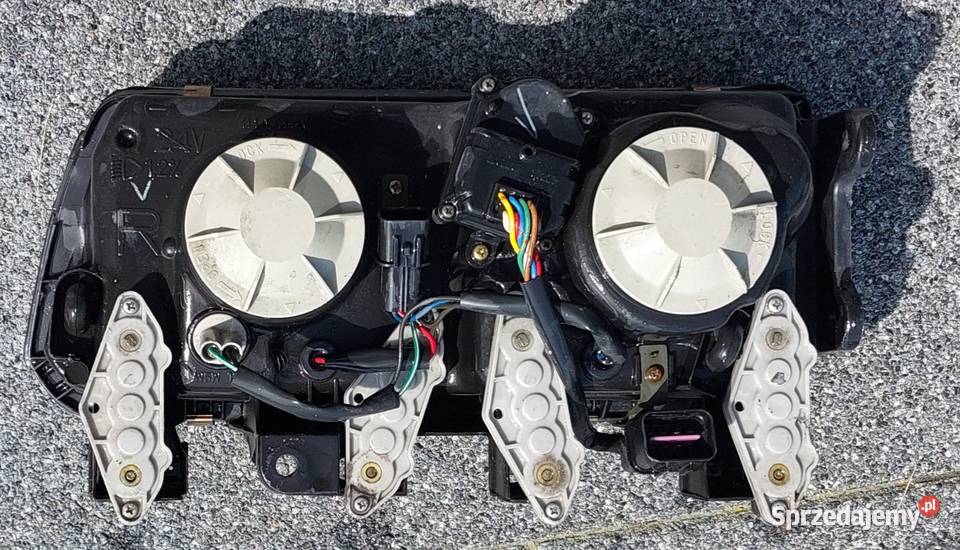 Mitsubishi l300 1995 1996 lampa przednia prawa osobowe