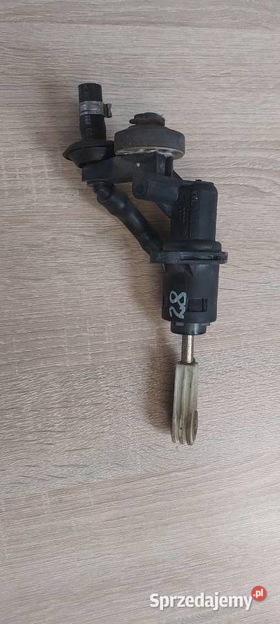 Pompka sprzęgła VW PASSAT B5 8E2721401AA