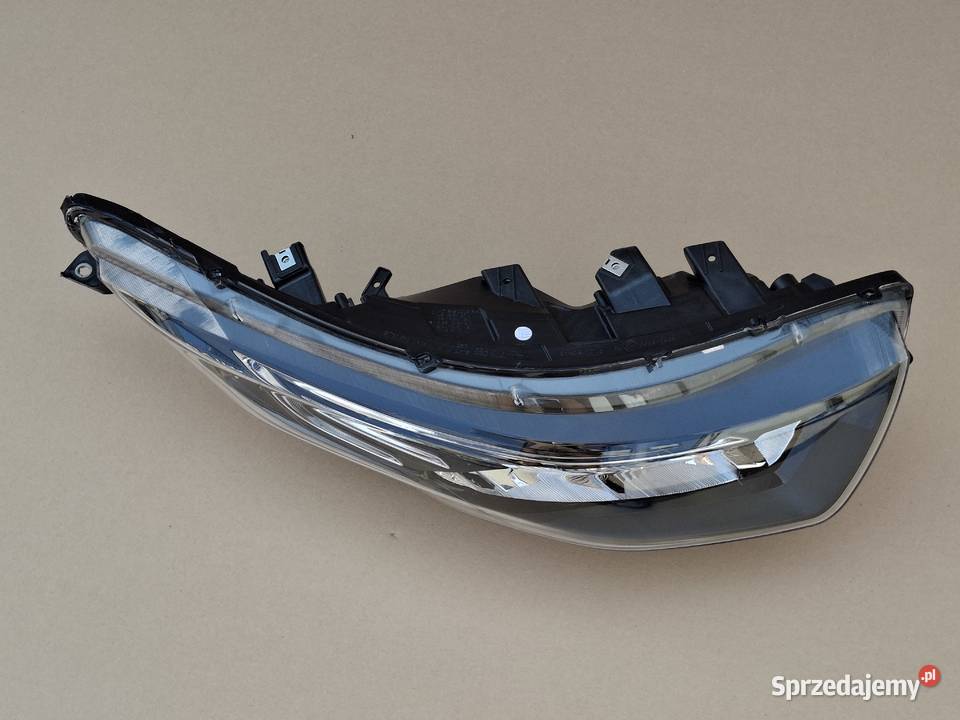 IVECO DAILY IV LIFT 19 REFLEKTOR PRAWY FULL LED Lampy przednie Kargowa