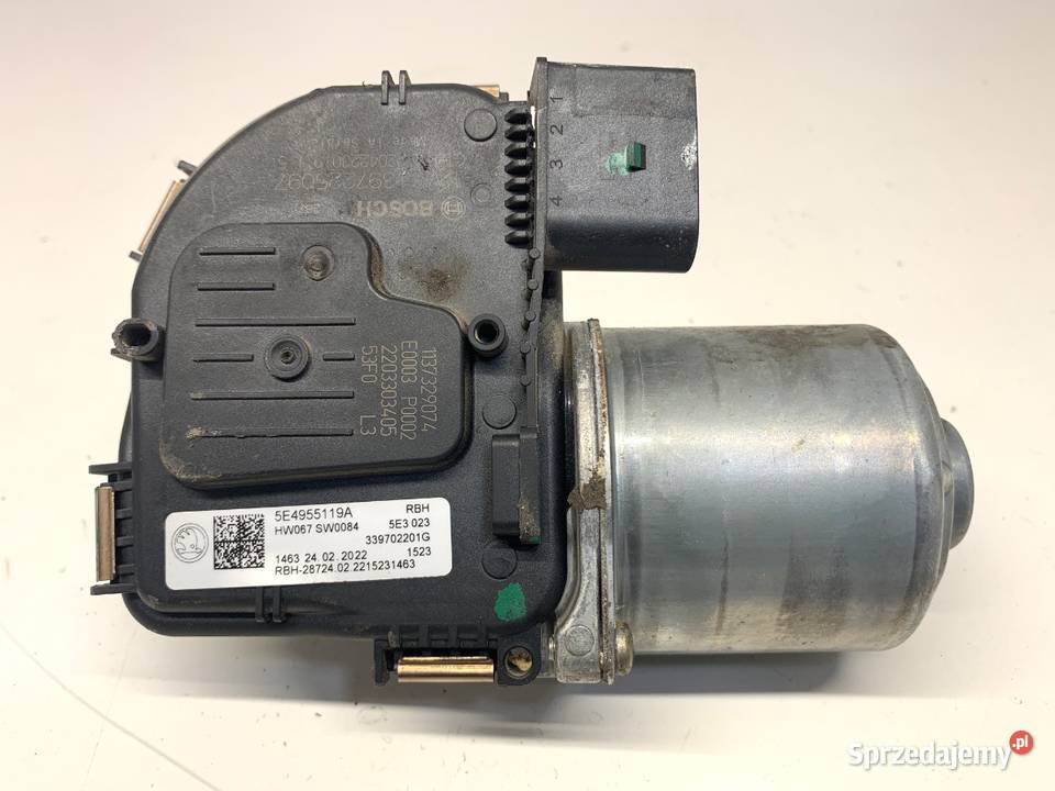 SILNIK WYCIERACZEK PRZÓD SKODA OCTAVIA IV