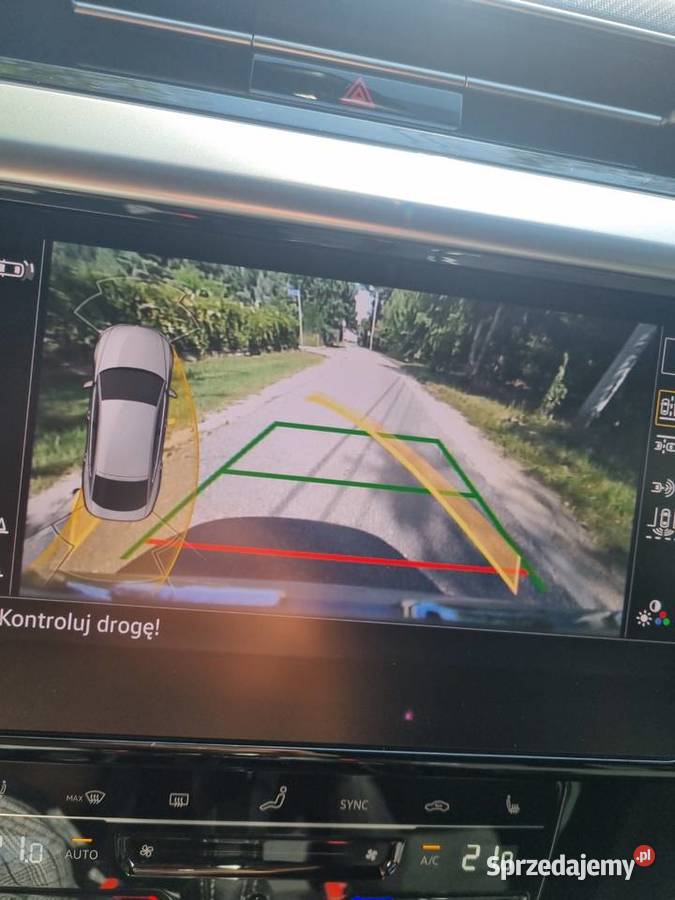 Roczny Arteon sedan Rline pierwszy właściciel nawigacja