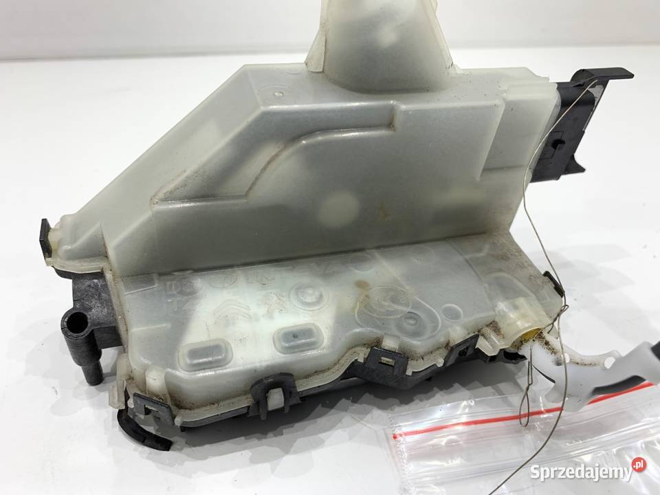 ZAMEK DRZWI PRAWY PRZÓD OPEL CORSA F Hatchback osobowe