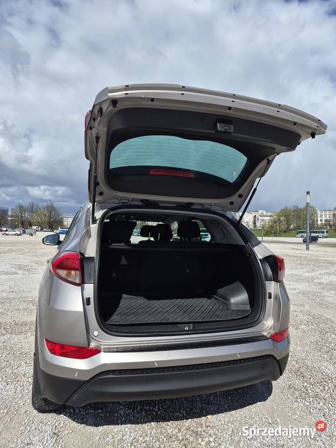 Hyundai Tucson 17 CRDi 115 Polski salon ASO manualna Warszawa