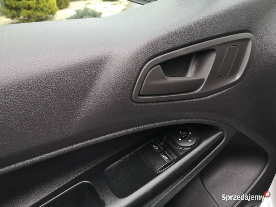 Ford Connect 15 TDCI 120 Klima Tempomat Halogeny Rok produkcji 2017 Strzegom sprzedam