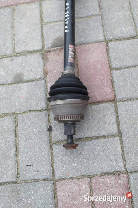 PÓŁOŚ PRAWA PRZÓD AUDI A4 B6 20 ALT 8E0407272S osobowe